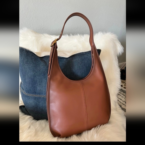 Coach Handbags - Coach Ergo C2264